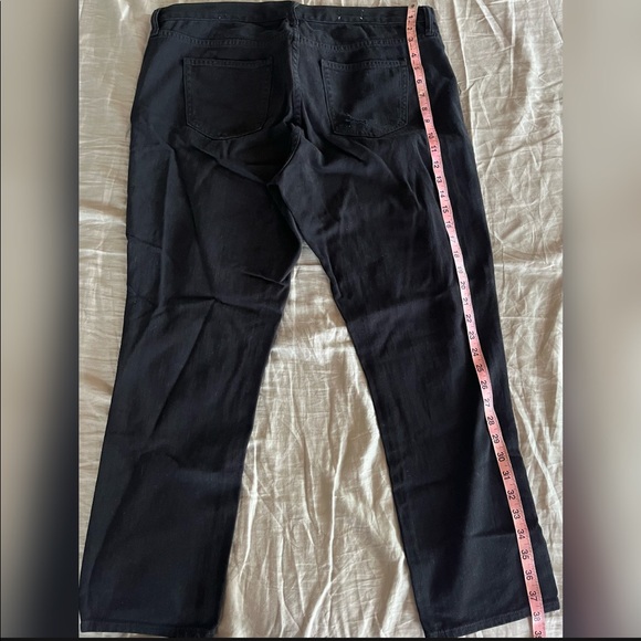 Gap distressed Girlfriend jeans. Worn once - Picture 2 of 3